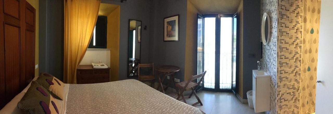 Baobab Hostal El Puerto de Santa Maria Luaran gambar