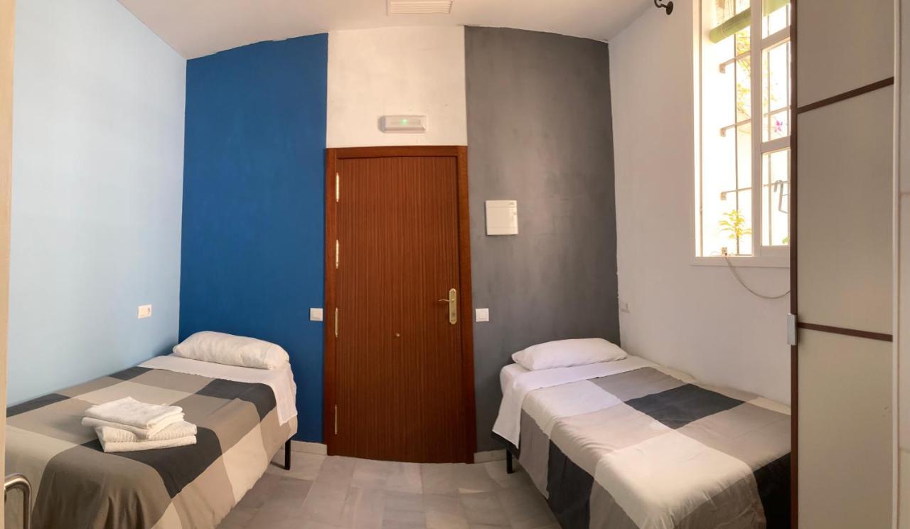 Baobab Hostal El Puerto de Santa Maria Luaran gambar