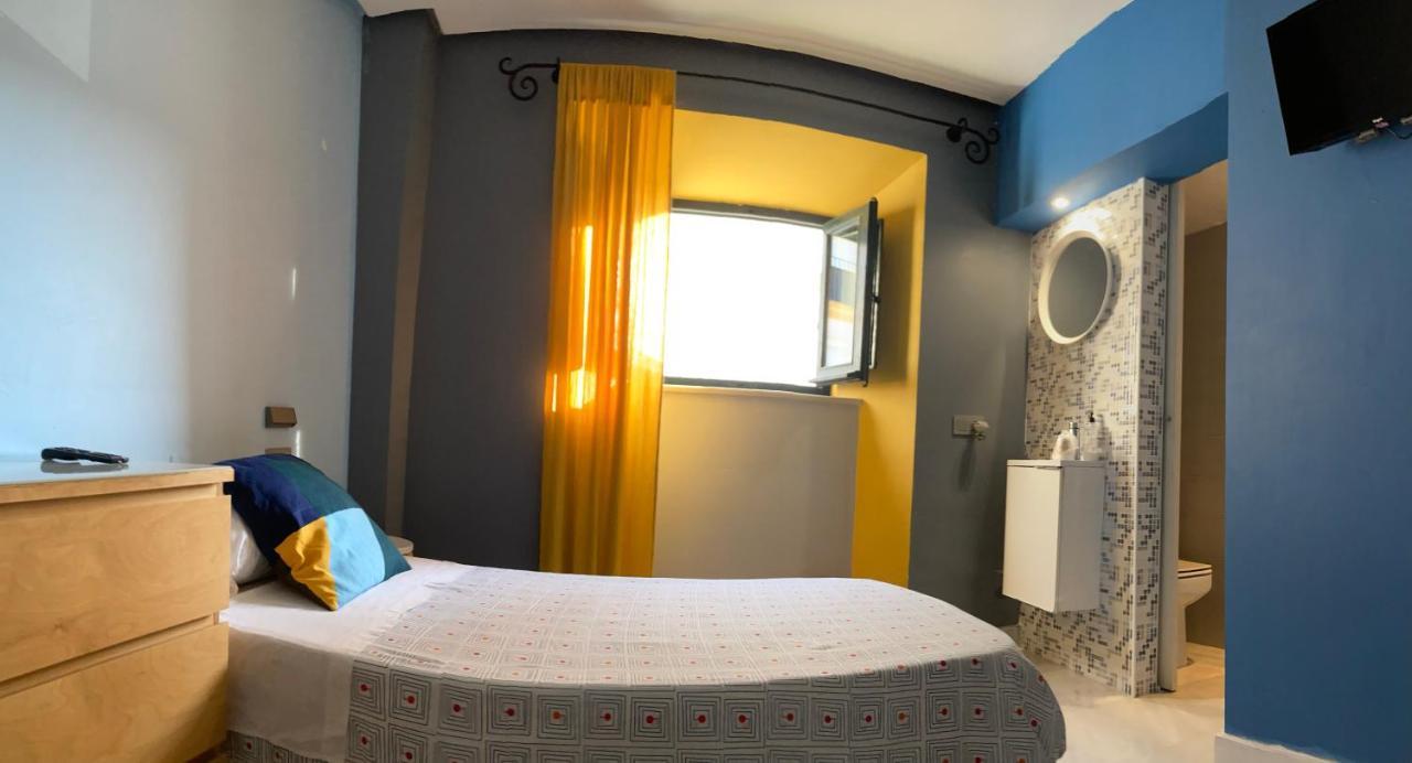 Baobab Hostal El Puerto de Santa Maria Luaran gambar